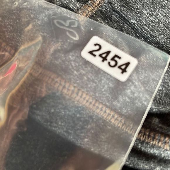 Prana Audrey Knicker size M capri low rise in grey - Picture 8 of 8